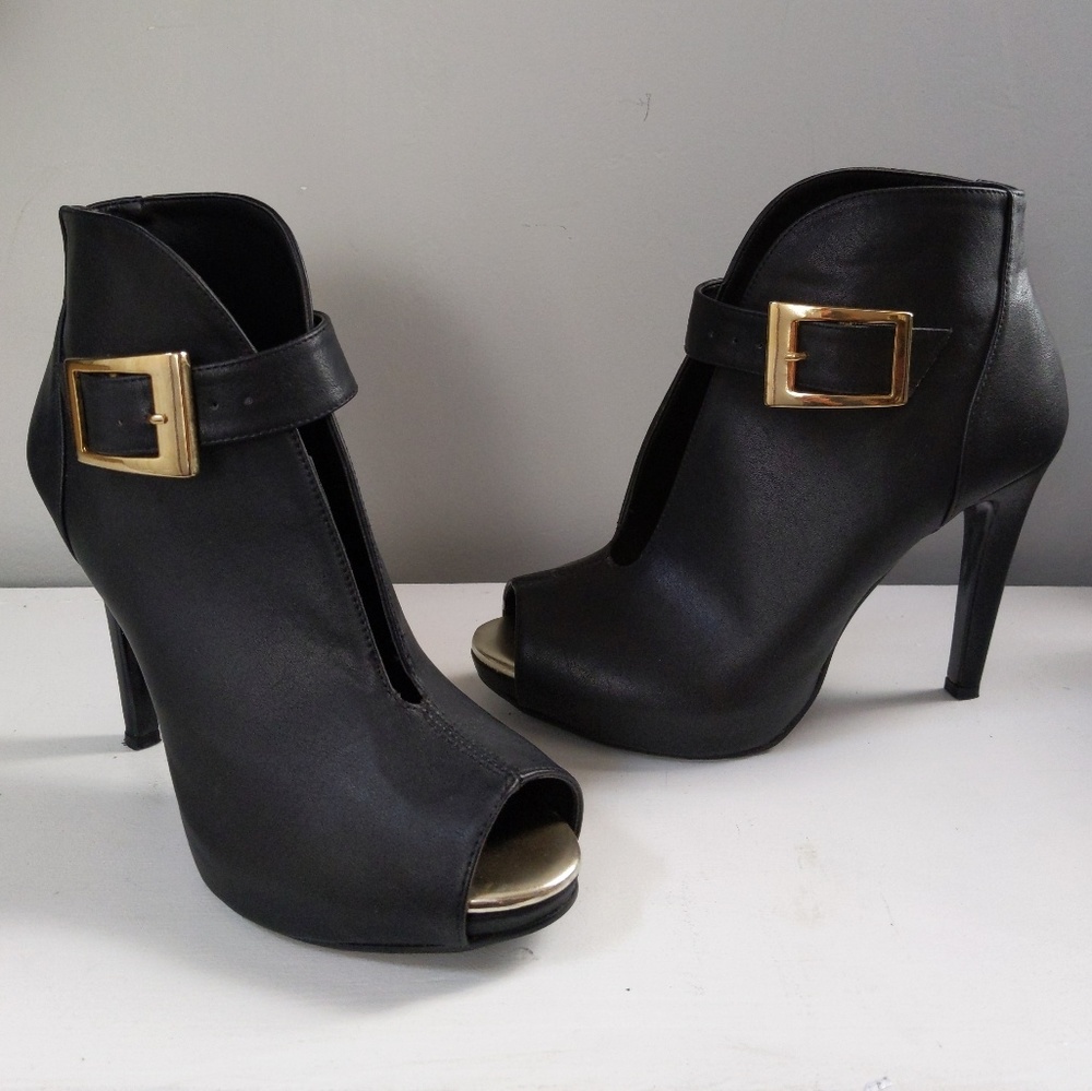Buckle Pumps Vegan Leather. Rare Import!!!